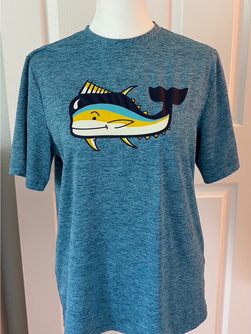 Vineyard Vines Blue, navy with yellow graphic fish